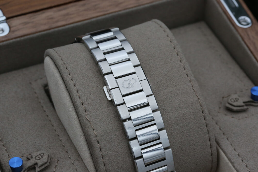 Girard Perregaux 81020-11-131-11A Panda LAUREATO 42mm 2021 - Image 7