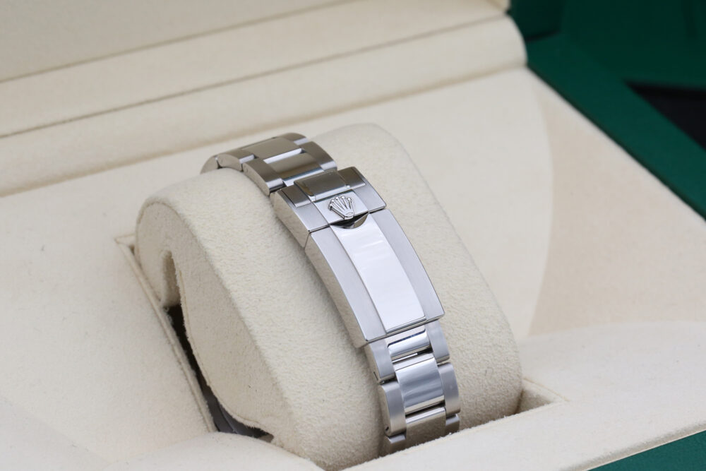 Rolex 126710GRNR Black GMT MASTER II 40mm 2024 Bruce Wayne - Image 5